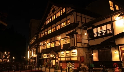 銀山溫泉裡的溫泉旅館