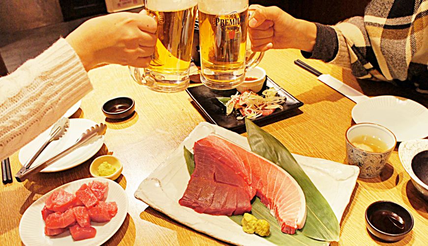 日本海鮮料理推薦店家ニッポンまぐろ漁業団料理與三得利啤酒「The Premium Malt’s」