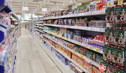 tsuruhadrug鶴羽藥妝店內