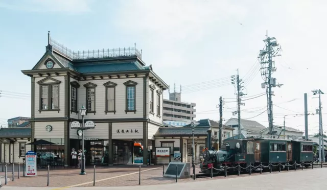 日本松山市10大推荐景点：四国道后温泉、松山城、复古少爷列车！ 的缩图