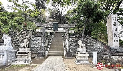 品川神社的石造雙龍鳥居