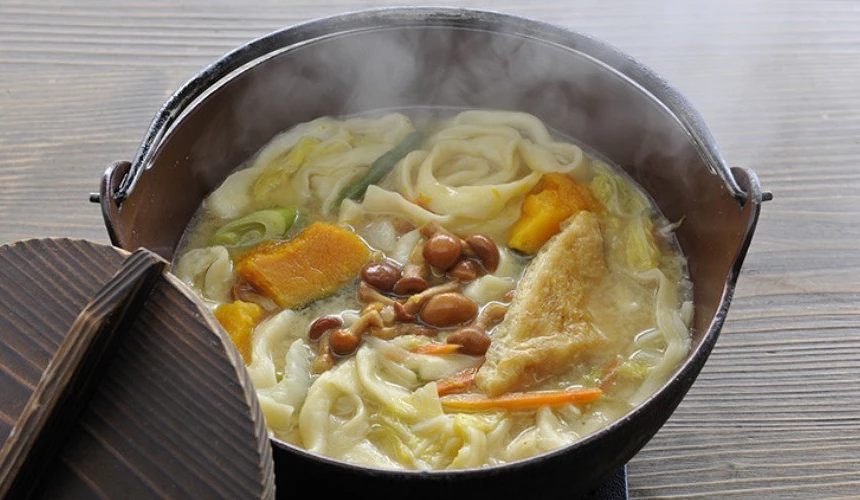 大量蔬菜及宽面条