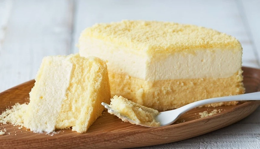 上層為鬆軟的起司與北海道鮮奶油,下層為濃郁奶油起司烘焙蛋糕,入口即化