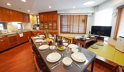 民宿廚房的空間相當寬闊