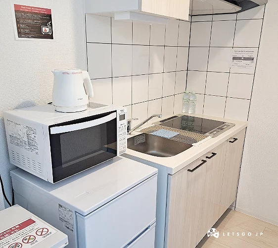 廚房配備煮食用具和餐具