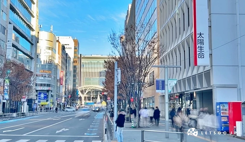 大馬路兩旁建築林立
