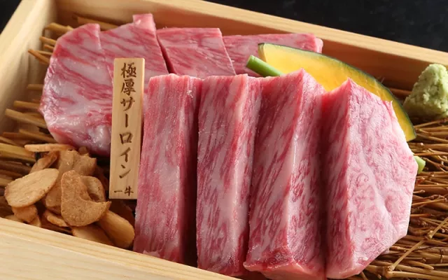 車站走路2分鐘!「板前燒肉 一牛 三宮店」:頂級母黑毛和牛入口即化