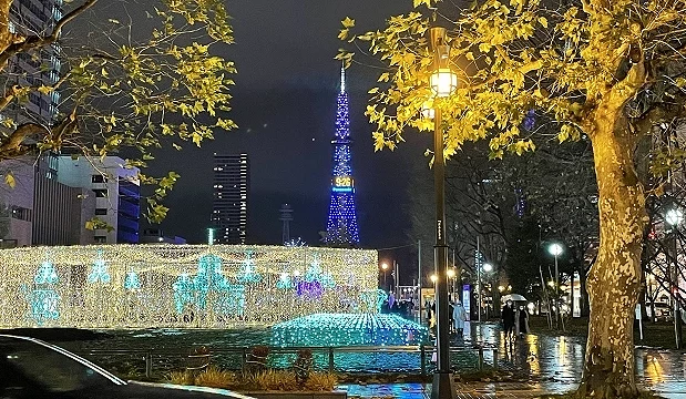 夜晚的札幌電視塔,在點燈下充滿浪漫氛圍