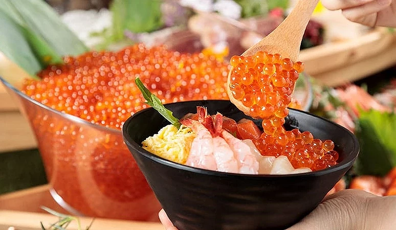 旭川站前永安国际饭店「自助早餐」的超澎湃的鲑鱼卵生鱼片丼饭