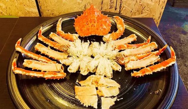 小樽三角市場帝王蟹、海鮮丼推薦「惠比壽櫻」，吃完美食再買海產伴手禮