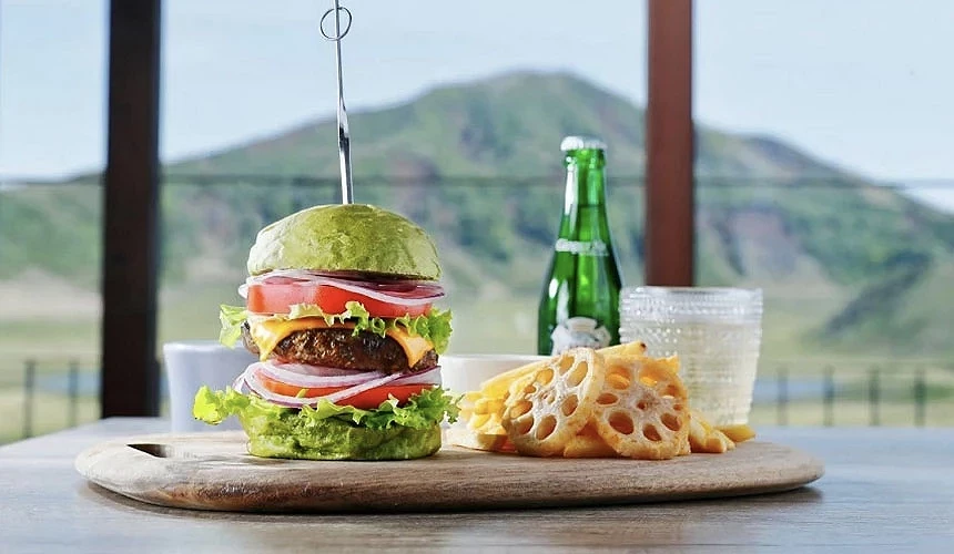 「douce Nucca」的赤牛漢堡套餐