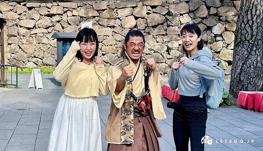「小倉城武將隊」的宮本武藏與行程參與者合影提供:Angie