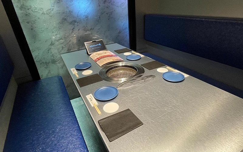 板前燒肉 一牛 三宮店提供的頂級母黑毛和牛有著入口即化口感