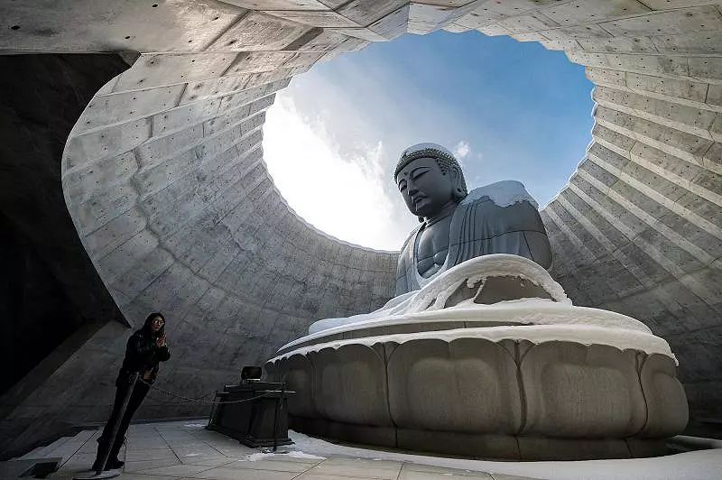 ภาพภายใน Hill of the Buddha