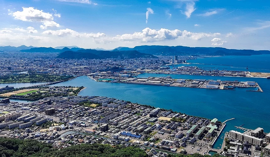 从屋岛望向濑户内海大景俯角