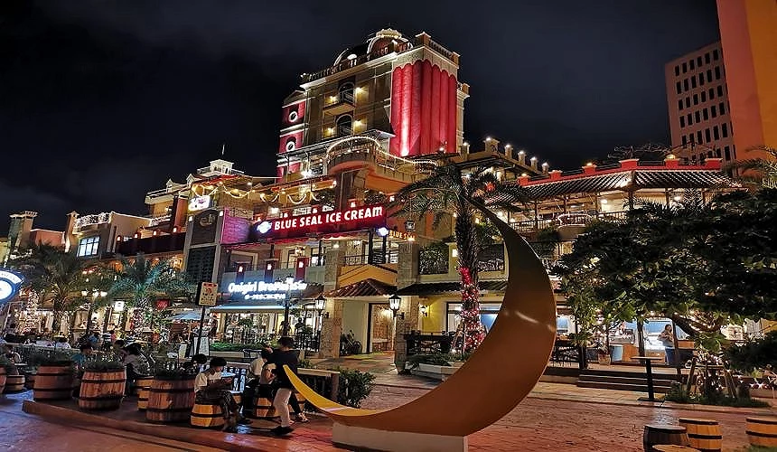 沖繩美國村建築物夜景