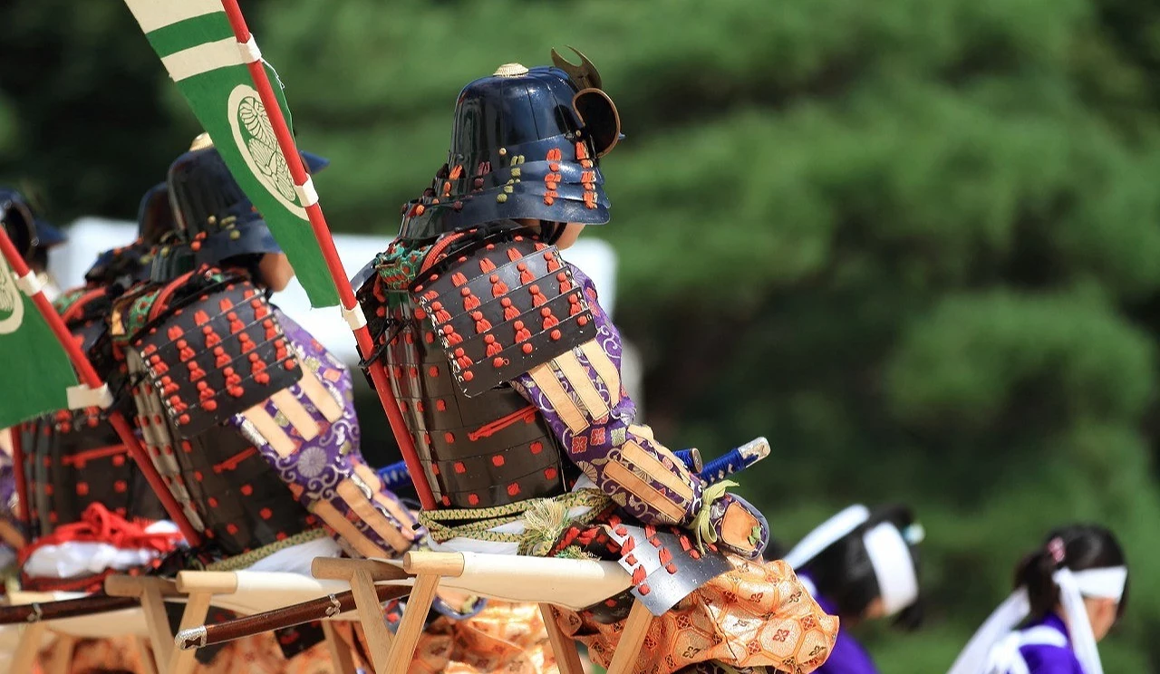 會津祭上身穿武士服裝的民眾
