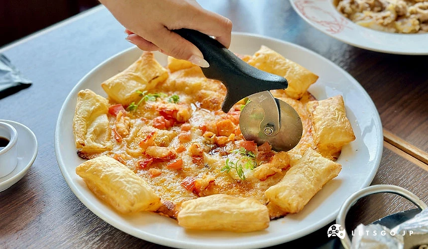 香氣十足的「龍蝦酥皮派披薩」