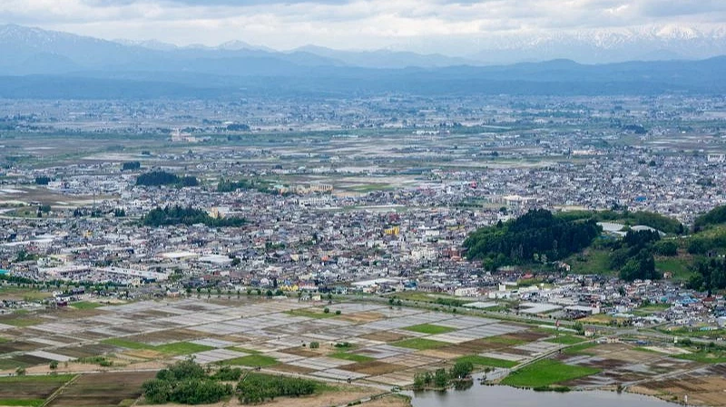 山形赤汤温泉城市一景