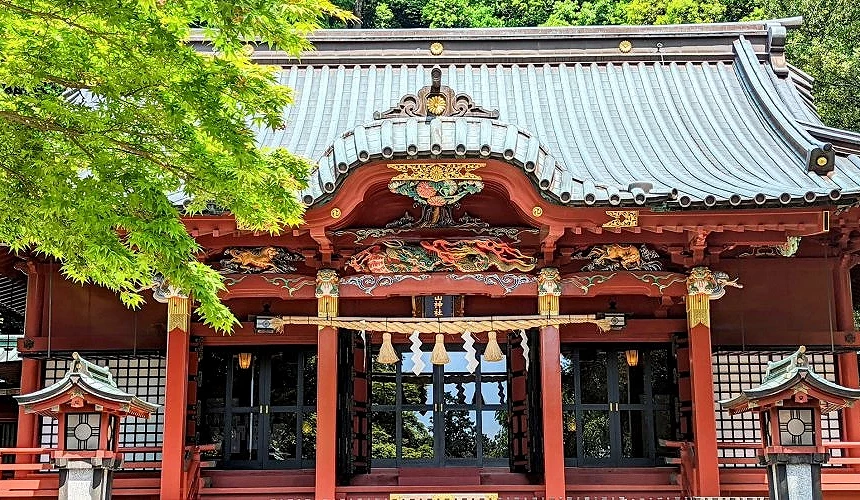 色彩鲜明的伊豆山神社
