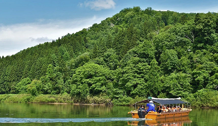夏季的最上川游船风景