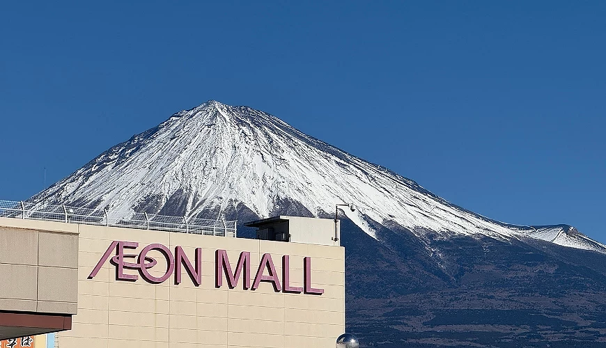永旺夢樂城富士宮外觀與富士山合影