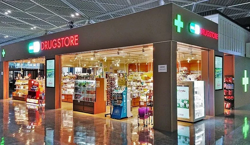 成田机场药妆店DRUGSTORE外观
