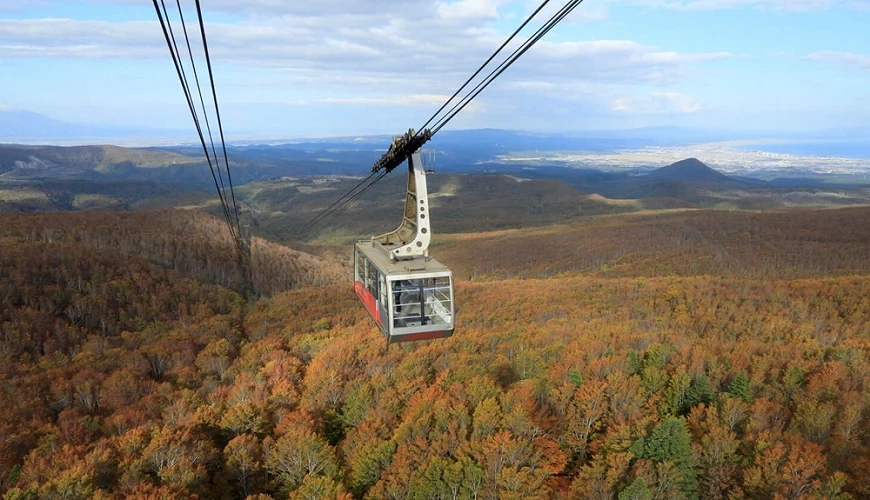 八甲山纜車與周邊紅葉景色