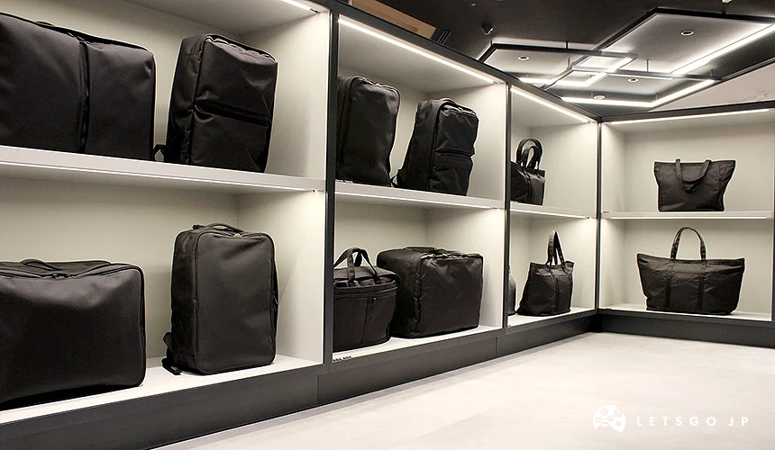 「 MONOLITH」兼顧耐用性與功能性,推出各種樣式的理想包。