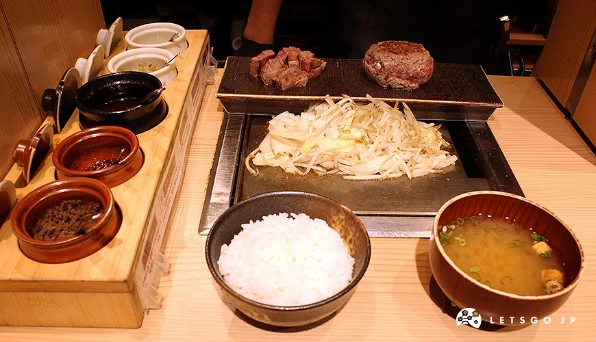 「黒毛和牛100%赤富士漢堡排及特上霜降牛舌排」S, 2,530日圓(含稅2,783日圓)