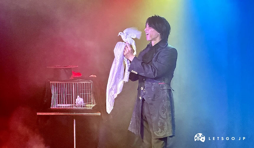 有如王子般帥氣的店長帶來鴿子魔術秀揭開整場表演序幕