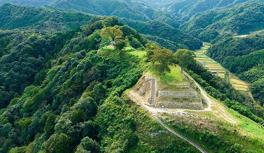 月山富田城迹空景