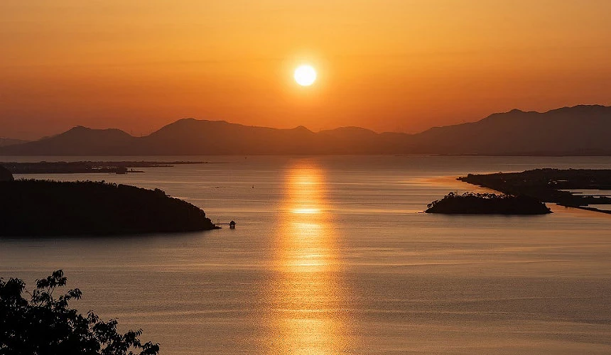 从米子城迹上眺望出去的中海夕阳