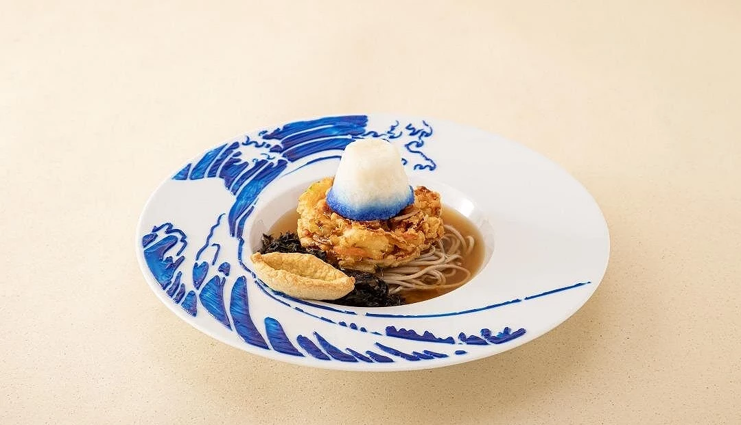 浮世繪風格盤中裝著料理