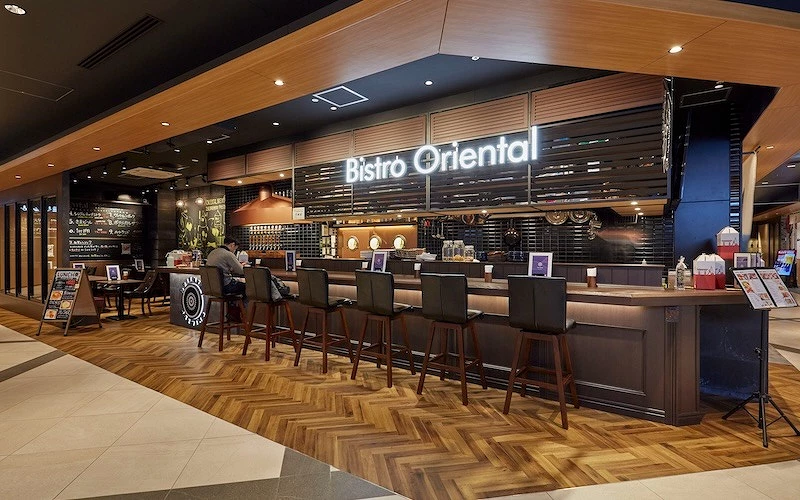 Bistro Oriental店咖啡色裝潢外觀