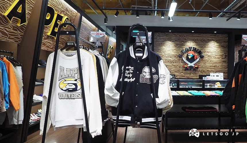 a bathing ape商店內