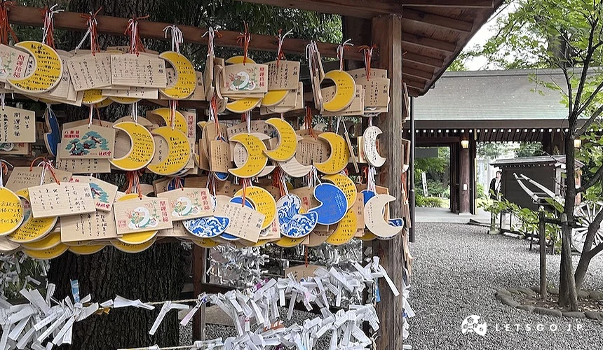 掛滿各式各樣造型的繪馬牆