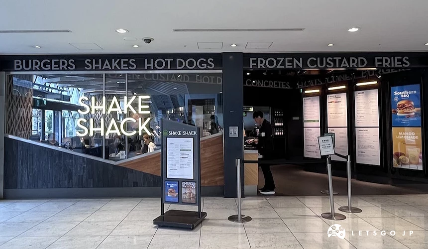 SHAKE SHACK 新宿南悦露台门口外观