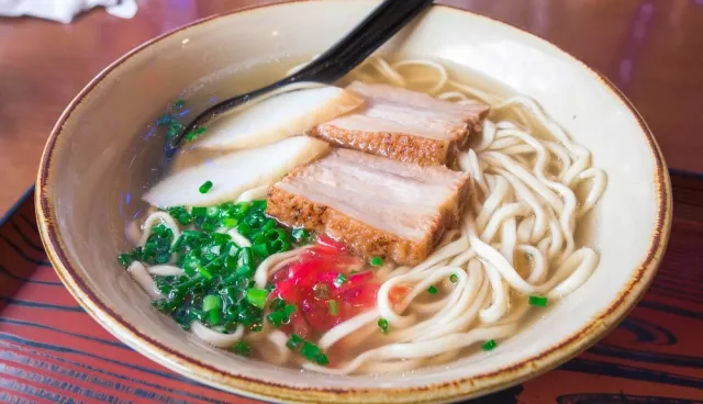 冲绳必吃美食18选:塔可饭、冲绳牛排、通堂拉面、石垣牛、阿古猪都超推!