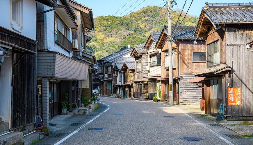 伊根小鎮道路狹窄