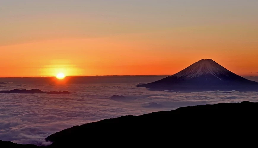 富士山顶的御来光