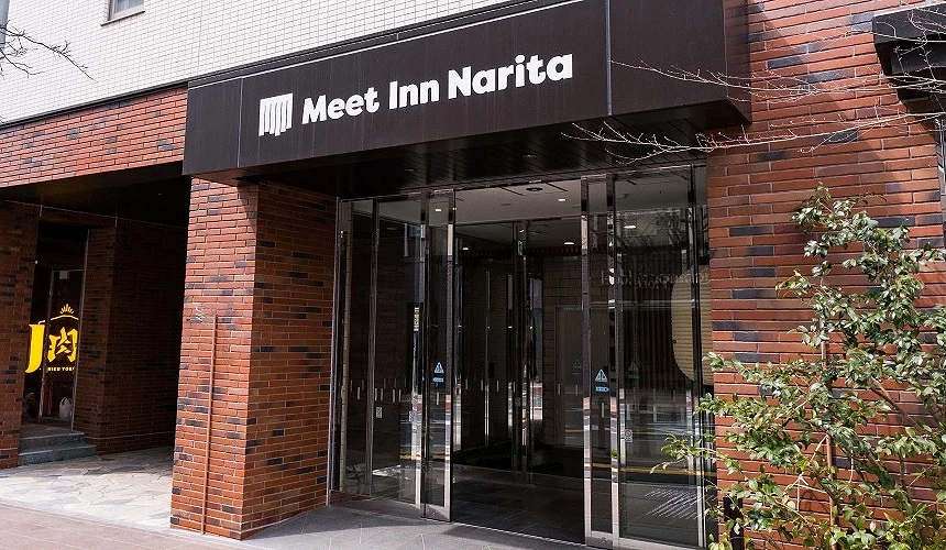 成田meetinn飯店的入口外觀