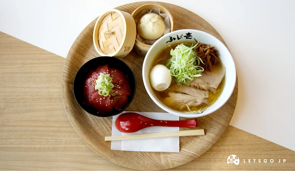 FUJI 壱「中華拉麵+醃漬鮪魚蓋飯+豬肉包」的組合
