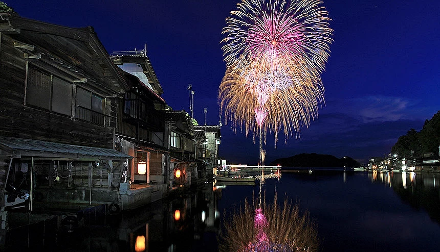 伊根舟屋夏季花火大會