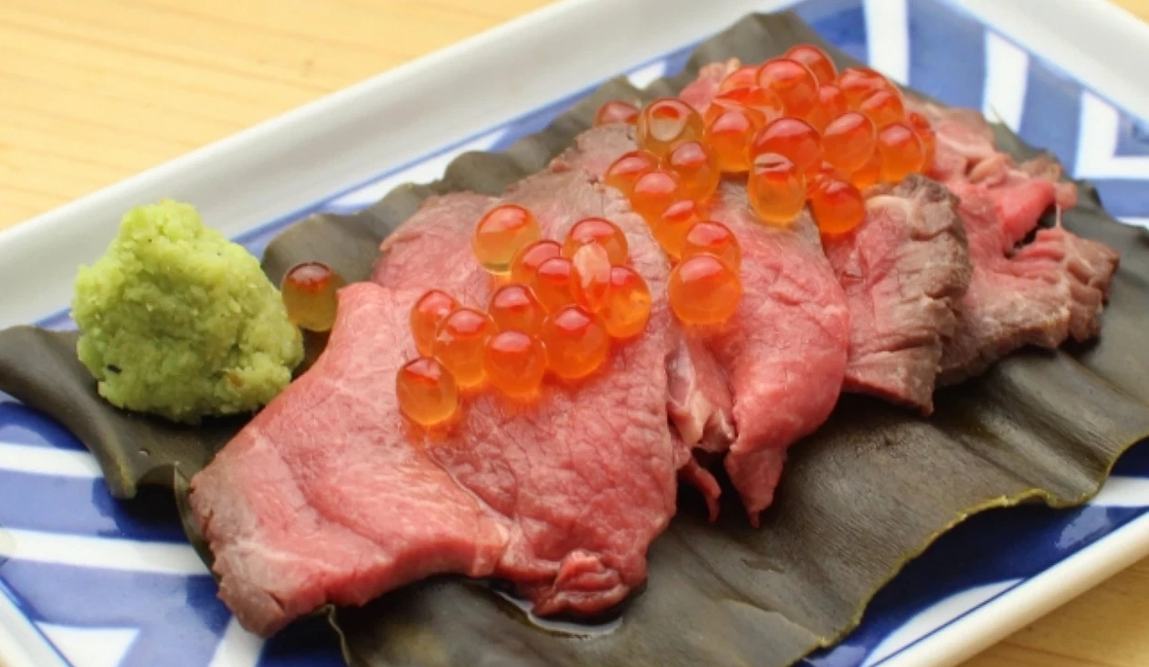 门崎和牛后腹肉昆布腌+鲑鱼卵