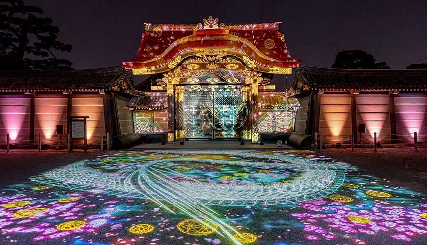 「NAKED meets 二條城 2025 櫻」光雕投影<br>提供:NAKED