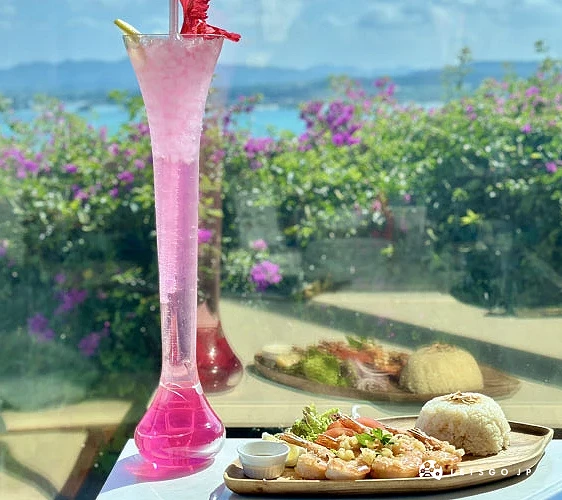 特色餐點:蒜香鳳梨蝦飯&海洋塔飲料