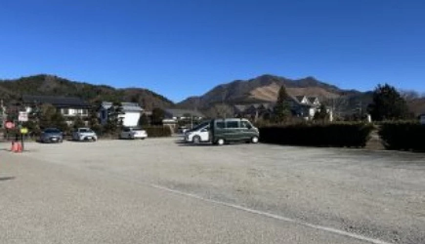 向の家駐車場一隅