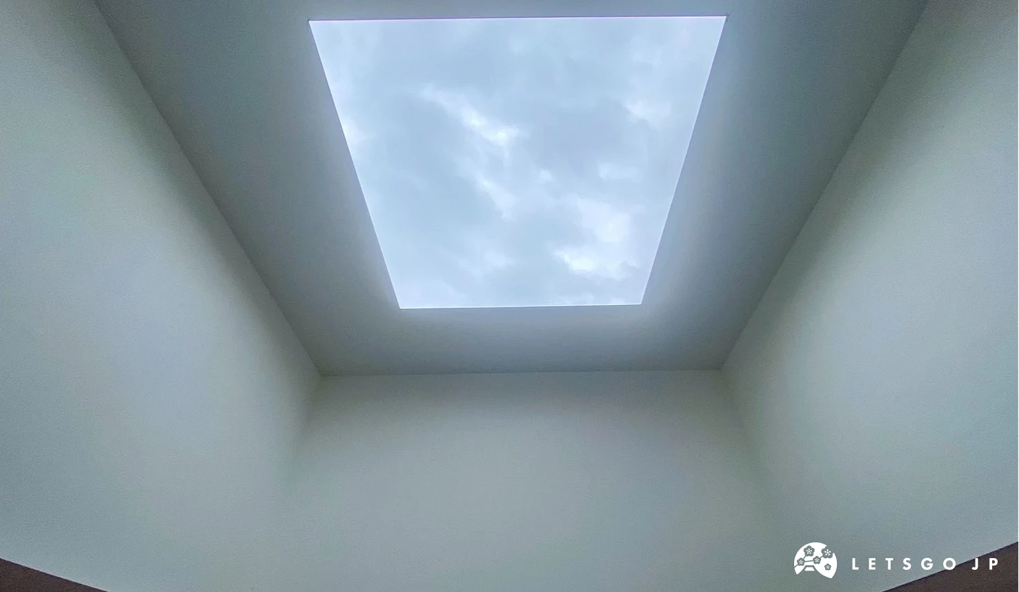 在天花板的Blue Planet Sky(James Turrell)