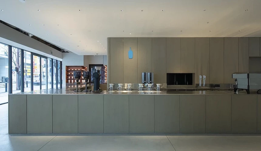 藍瓶咖啡福岡天神店內裝